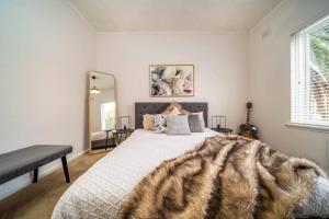 Indulge at Glenelg North