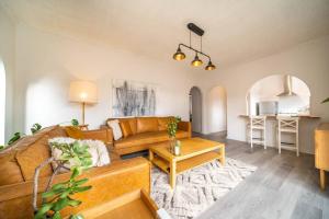 Indulge at Glenelg North