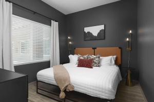 Chic East Nash Condo - Walk to Restaurants Bars and Music