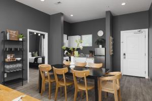 Chic East Nash Condo - Walk to Restaurants Bars and Music