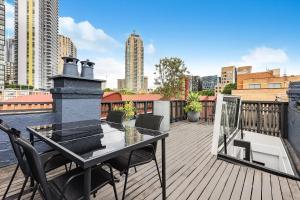 Ultimo l Renovated 2 Bedroom House With Rooftop Balcony