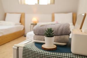 Phòng Hai Giường Đơn Loại Sang (Deluxe Twin Room)