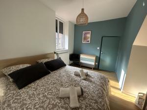 Maison de charme au centre de Moulins, avec jardin et terrasse, tout confort inclus - FR-1-489-474