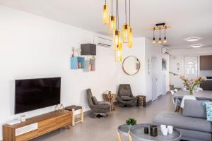 Ayia Thekla Seafront Villa Dagi