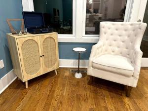 THE PAINTED MUSE I Stylish 3BR with Rooftop Hot Tub in East Nashville