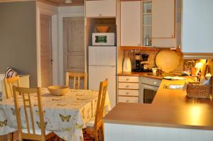 Completely Smoke-Free Apartment Near the Beach