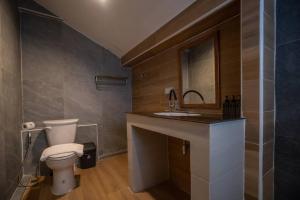 5BR PoolVilla On the Old City Moat ⁜Best Location⁜