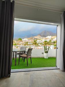 Malibu Park Apartments Sol