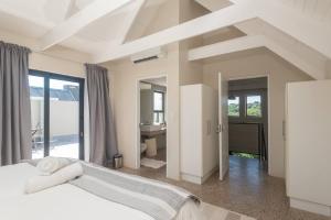 Refined 3 Bedroom Apartment Princes Grant