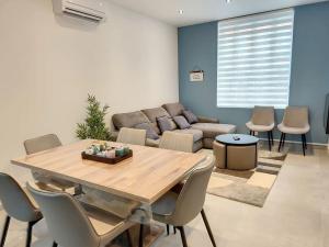 Maisons de vacances Maison proche centre ville clim jardin wifi 8 personnes : photos des chambres