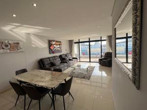 12 Palm Boulevard Apt 404