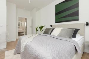 LUX Apartments Domaniewska with Sauna & Gym by Renters Prestige