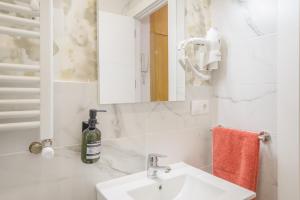 Top groups MALASAÑA, by MONARO