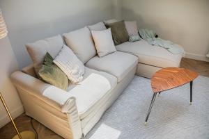 Królewska Deluxe Comfy Apartment by BookingHost