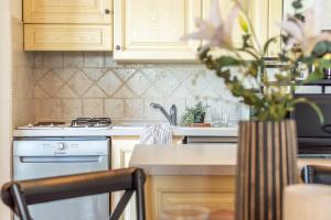 AffittiBreviSiena - Palazzo Monaci Appartamento con piscina nelle crete Senesi