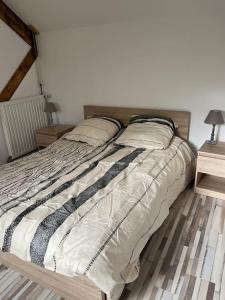 Maisons de vacances Gite au 1er etage avec jardin : Maison 2 Chambres