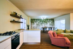 The Palms Luxury Suites