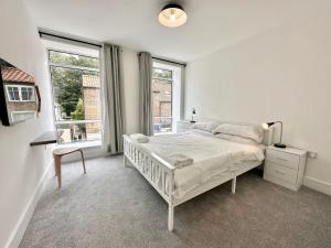 Fountain Apartment No 3 with Free Parking