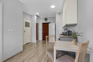 Włochy Klinkierowa Comfort Apartment by BookingHost