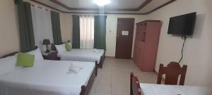 CORALYNS PLACE Family of 4