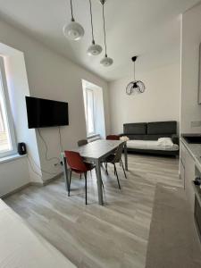 Luxury apartment + garage