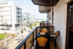 Apto 3 Quartos Quadra da Praia do Forte c vista