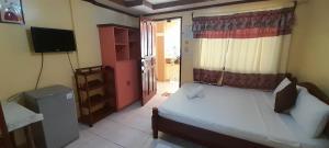 CORALYNS PLACE family of 3