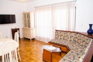 Apto 3 Quartos Quadra da Praia do Forte c vista