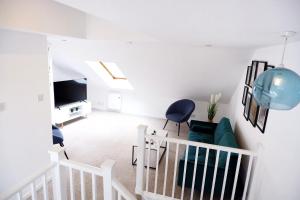 Comfortable 4-BDR House, Sleeps 7, WIFI, Secure Parking