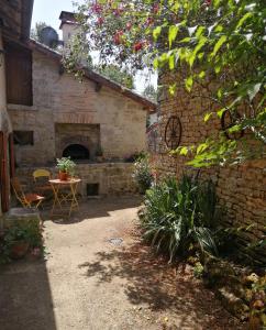 B&B / Chambres d'hotes Les Granges de la Leigne, Ruffec : photos des chambres