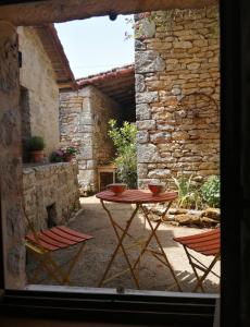 B&B / Chambres d'hotes Les Granges de la Leigne, Ruffec : photos des chambres