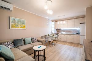 Aquamarine Apartment