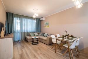 Aquamarine Apartment