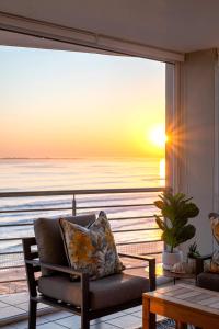 Stylish Sunlit Ocean View Oasis!