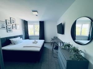 Standard Apartment double bed room in Lipp Apartments