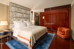 Deluxe Suite room in Bulgari Hotel London
