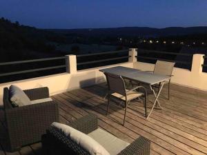 Appartements Studio au calme, grande terrasse avec vue vallee : photos des chambres