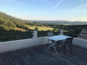 Appartements Studio au calme, grande terrasse avec vue vallee : photos des chambres