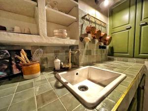 MAISON DES SARRASINS