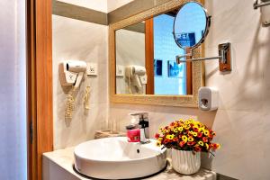 Luna Saigon Hotel - Bui Vien Walking Street