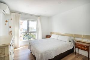 AR1 Bright Apartment with beautiful sea views