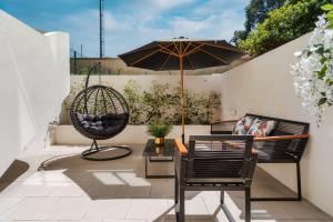 Romantic Luxury House w Captivating Outdoor Patio