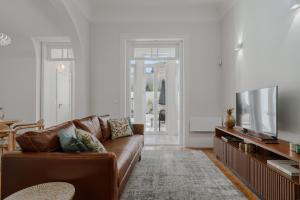 Romantic Luxury House w Captivating Outdoor Patio