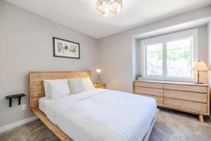 Stone Creek Chalets by Fernie Central Reservations