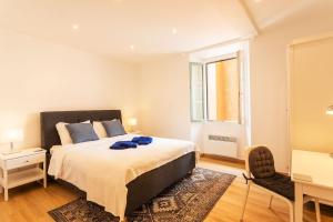 Appartements THE BAY AP4371 By Riviera Holiday Homes : photos des chambres