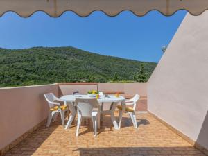 Apartment Cala Rossa-1 by Interhome