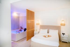 Suite with Hot Tub room in Regiohotel Manfredi