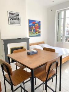 Appartements Vue sur la place des Halles, Art Apparts : photos des chambres