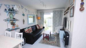 17H Medmerry Park 2 Bedroom Chalet