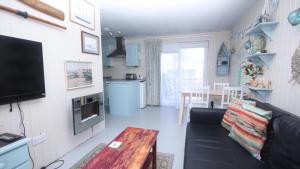 17H Medmerry Park 2 Bedroom Chalet